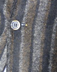 Bob veste rayée bleue détail bouton